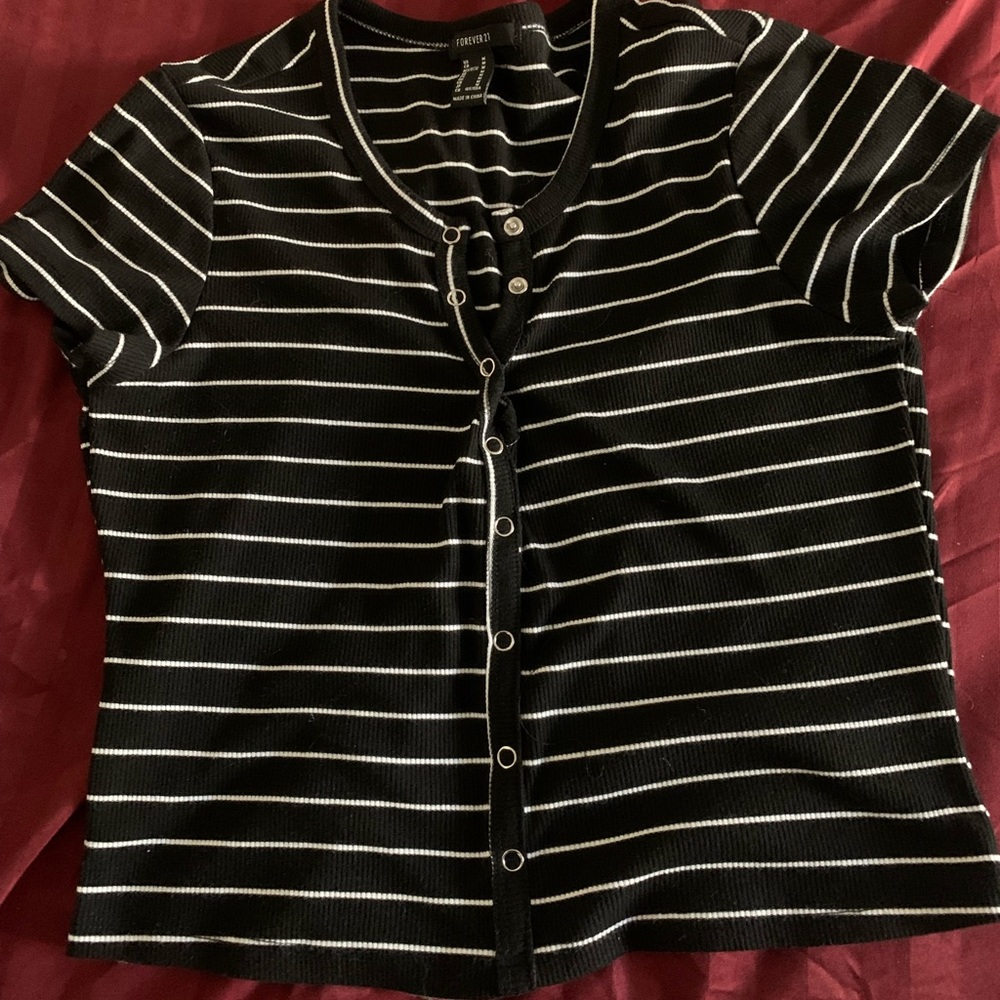 Forever 21 Black and White Striped Crop Tee